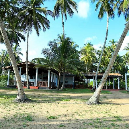Darwins Beach Resort Тангалла Экстерьер фото