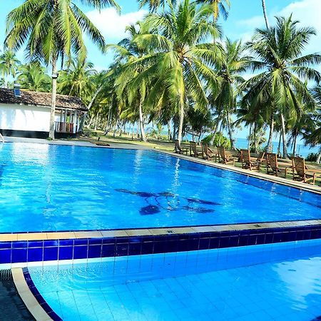 Darwins Beach Resort Тангалла Экстерьер фото