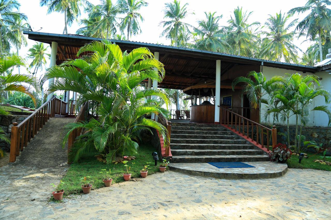 Darwins Beach Resort Тангалла Экстерьер фото