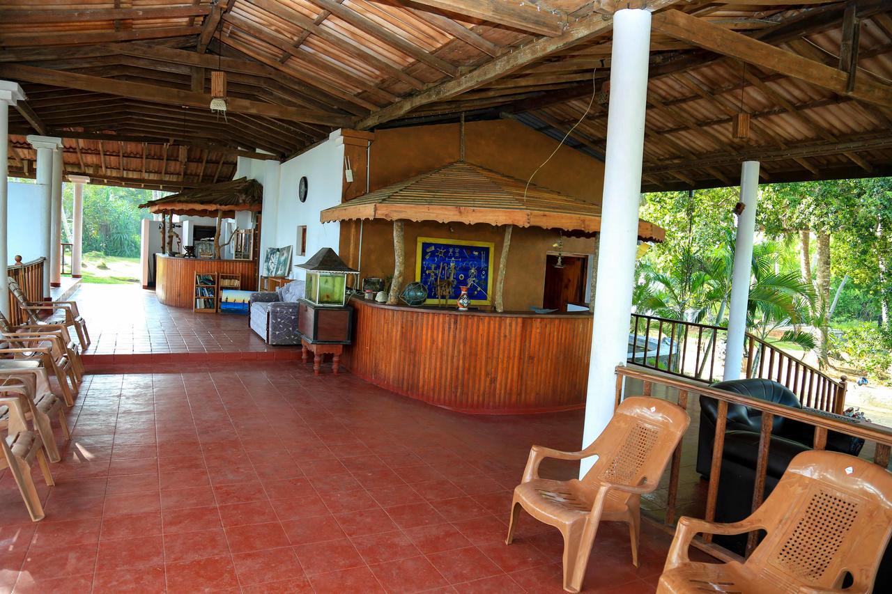 Darwins Beach Resort Тангалла Экстерьер фото