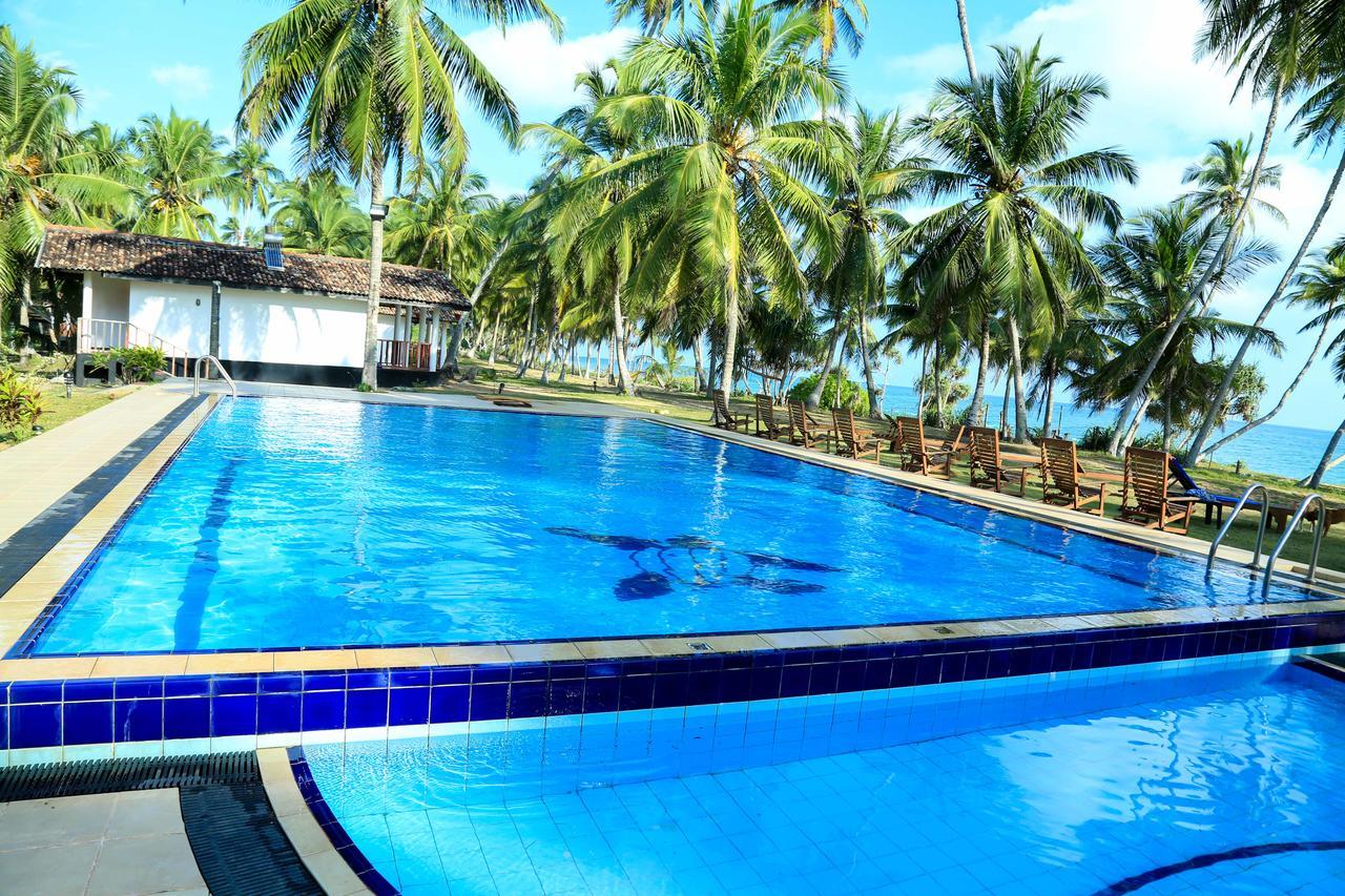 Darwins Beach Resort Тангалла Экстерьер фото