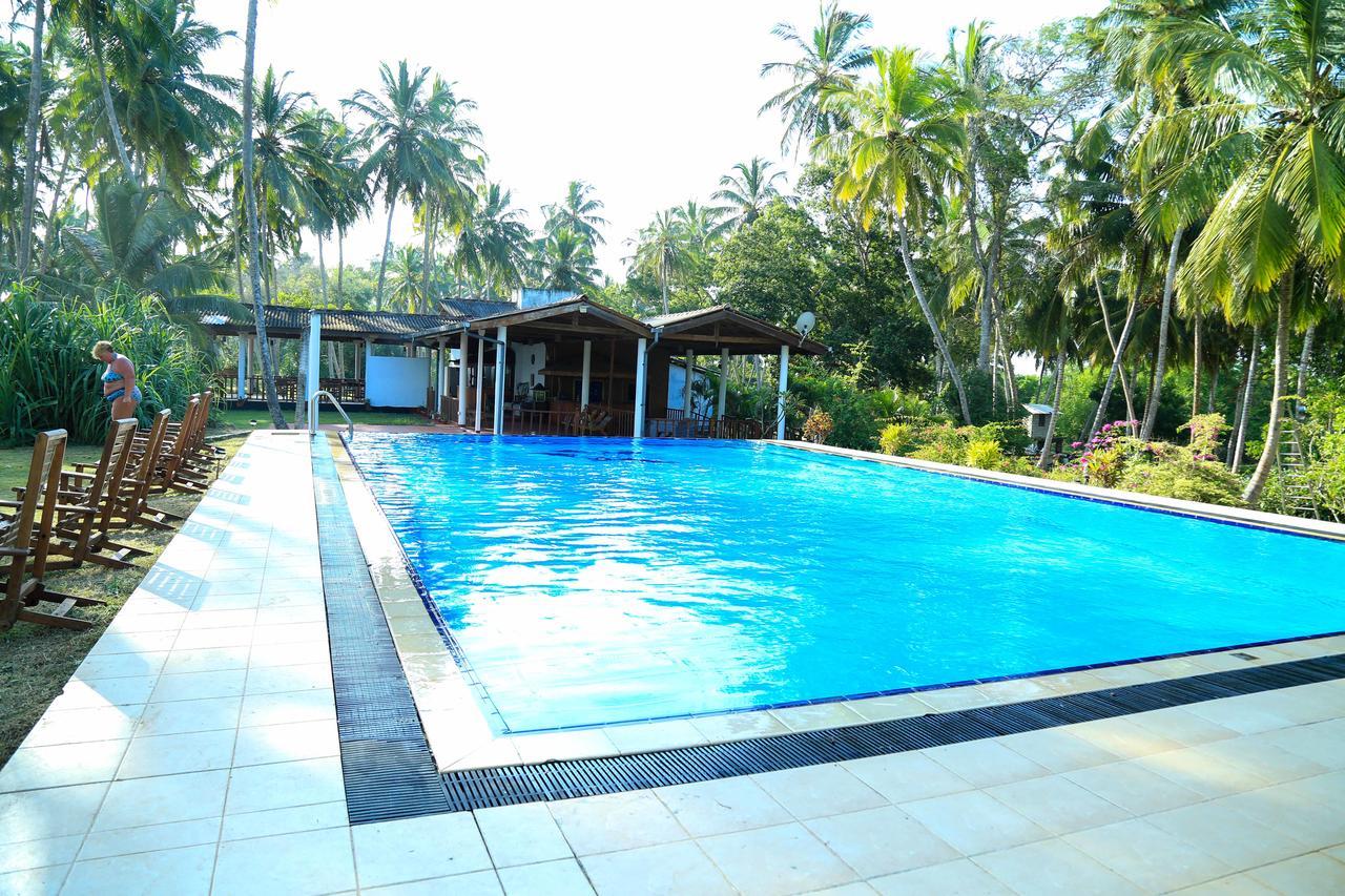 Darwins Beach Resort Тангалла Экстерьер фото