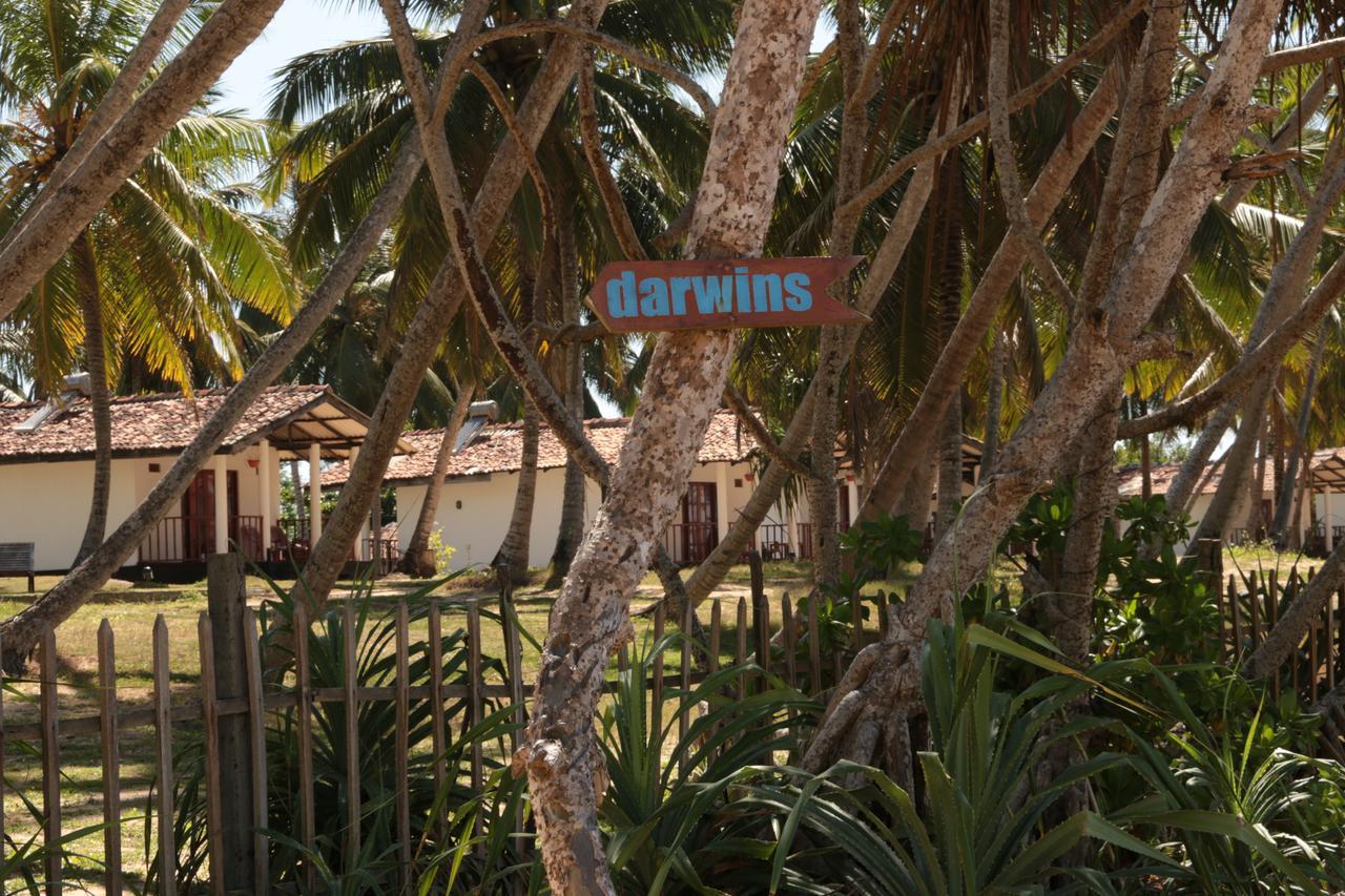 Darwins Beach Resort Тангалла Экстерьер фото